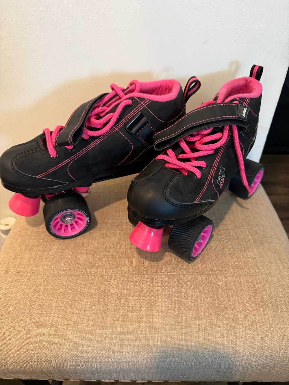 Pacer GTX-500 Quad Roller Skates Black Pink Size 8 - MINT Condition